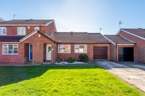 14 Acomb Wood Drive Peaceful 2-Bed Home in York with Free Parking I Pass The Keys